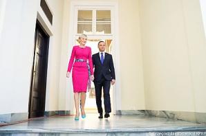 [VIDEO] Z okazji Dnia Kobiet Pierwsza Dama zaprosiła do Pałacu Prezydenckiego licznie przybyłe Panie