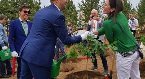 Kazachstan: Polski Dzień Lasu. Ponad 200 drzew z Polski posadzili w Astanie komisarze pawilonów narodowych EXPO 2017