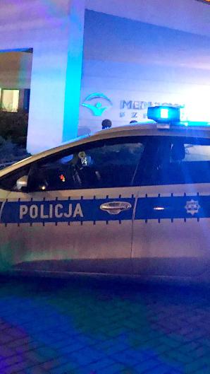 [VIDEO] Uwięziony 80-latek w MEDICOVER, zarażony tam Covidem? Dlaczego warszawski szpital na Wilanowie zapowiadał jego śmierć a po interwencji Policji i Prokuratury i Sądu nie chce go oddać rodzinie do domu?