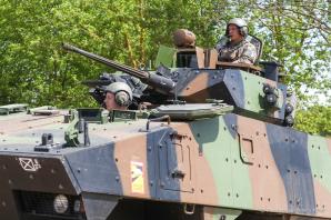 [VIDEO] Ćwiczenia DEFENDER–Europe 22. Prezydent RP Andrzej Duda w okolicach miejscowości Nowogród obserwował współdziałanie wojsk z Polski, Stanów Zjednoczonych, Francji oraz Szwecji