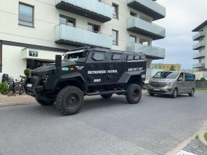 [VIDEO] Napad z rozbojem w biały dzień w mieszkaniu w Suwałkach! Brutalnie zaatakowana Anna, której partnerowi zrabowano milion złotych, prosi o pomoc Krzysztofa Rutkowskiego!