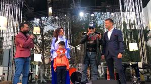 [VIDEO] Helikopterem przyleciał Rutkowski, by z żoną Mają i dziećmi wziąć udział w otwarciu kliniki MultiDent w Stalowej Woli!