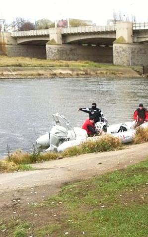 Rutkowski pozyskał dowód na wejście Ewy z kolegą w niebieskiej kurtce na most Świętego Rocha. Konferencja prasowa dziś o 17:30 w Hotelu Mercure