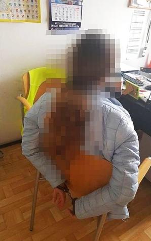  On kradł z zakładu pracy, a ona sprzedawała łupy za pośrednictwem fikcyjnego konta w Internecie – policjanci zatrzymali małżeństwo i odzyskali część skradzionego mienia