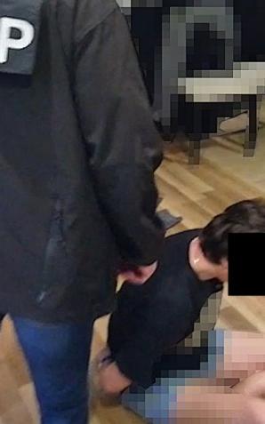 [VIDEO] Podejrzany o kierowanie gangiem był poszukiwany od kilku lat