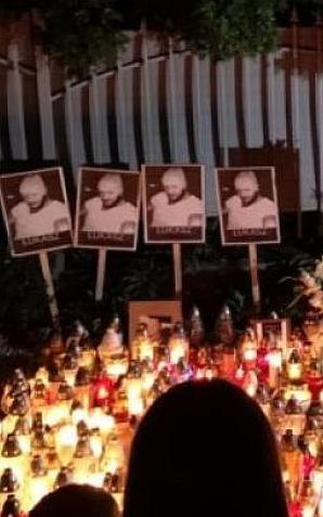 [VIDEO] Mieszkańcy Świętochłowic wzięli udział w marszu milczenia by uczcić pamięć bestialsko zamordowanego Łukasza Porwolika