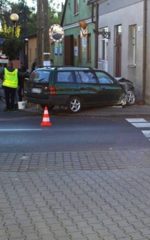 Po pijanemu spowodowała kolizję wioząc do szkoły dwoje dzieci