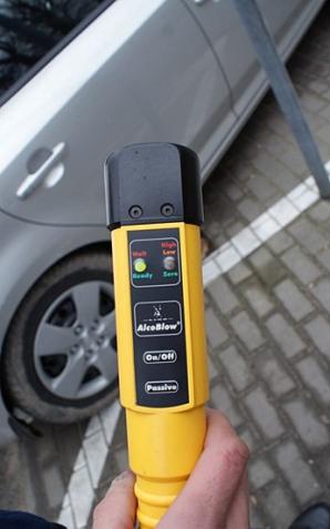 Bystrzyca Kłodzka: podczas kontroli drogowej policjanci ujawnili kierującego z dożywotnim zakazem sądowym oraz nietrzeźwego rowerzystę