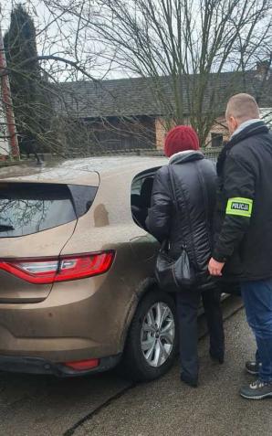 68-latka i jej gang wyłudzili z banków 55 mln zł