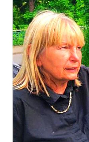 [VIDEO] Czy policja w Kłodzku powstrzyma ataki psychicznie chorego, który może być związany z miejscową służbą więzienną? Bezpodstawnie zatrzymana przez niego biznesmenka Bożena Zalewska złożyła wczoraj obciążające go zeznania