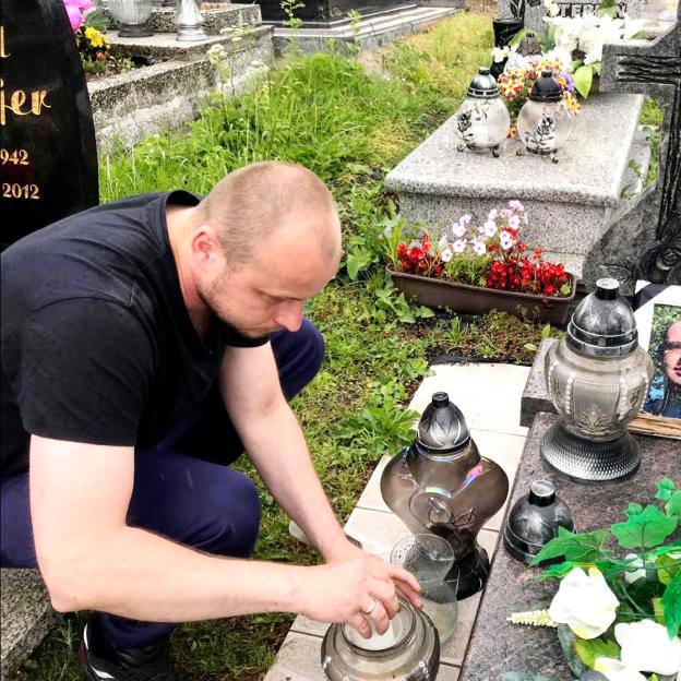 [VIDEO] -Our brother, 37-year-old Marek, found dead in Dublin. Date of death not true and after a visit by the Irish Police (Garda) the safe and 44,000 euros were missing! - the shocked family is alarming