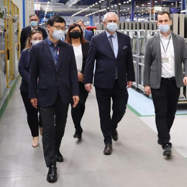 Południowokoreański koncern zainwestuje w fabryki produkujące pralki i lodówki we Wronkach