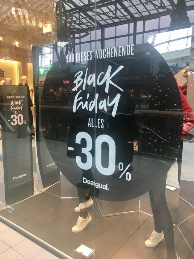 Black Friday. Rusza szaleństwo przecen na które czekają klienci na całym świecie! My sprawdzamy Londyn, Berlin i Wiedeń