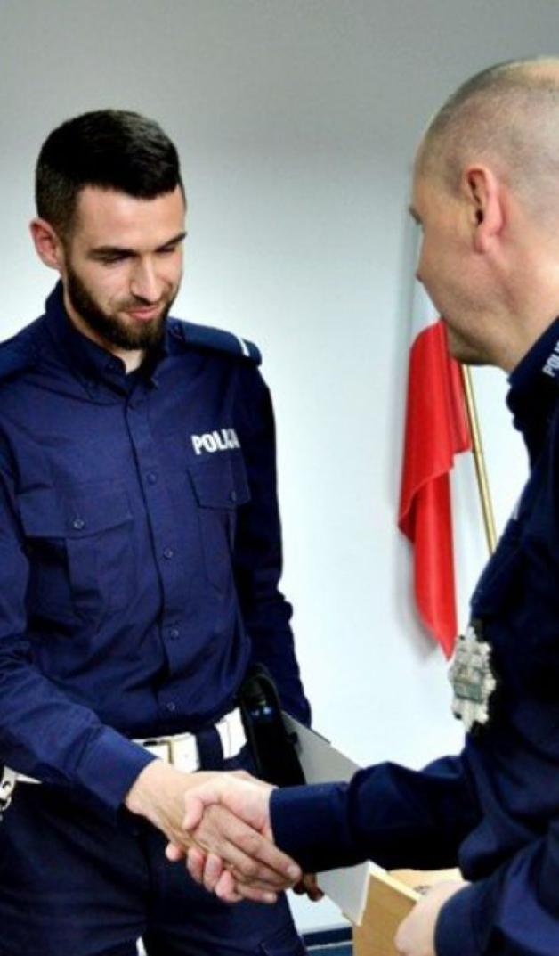 Obywatele Czech zsunęli się ze zbocza górskiego. Uratował ich policjant