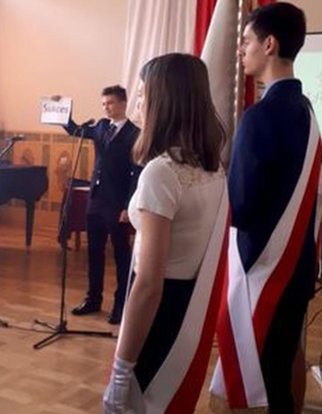 Bystrzyca Kłodzka: ostatni dzwonek dla absolwentów bystrzyckiego LO