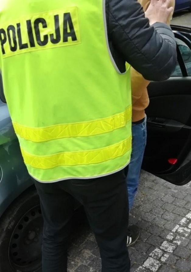 Zatrzymany podejrzany o kradzieże pojazdów o łącznej wartości ponad 1,2 mln złotych