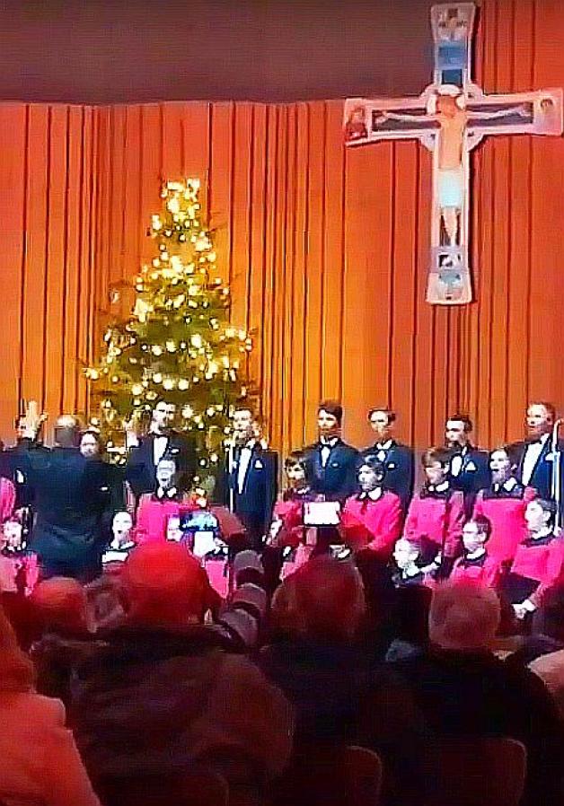 [VIDEO] Poznańskie Słowiki z koncertem Kolęd w warszawskiej Świątyni Opatrzności Bożej