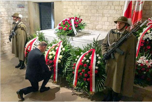 Prezydent RP uczcił pamięć ofiar katastrofy smoleńskiej 