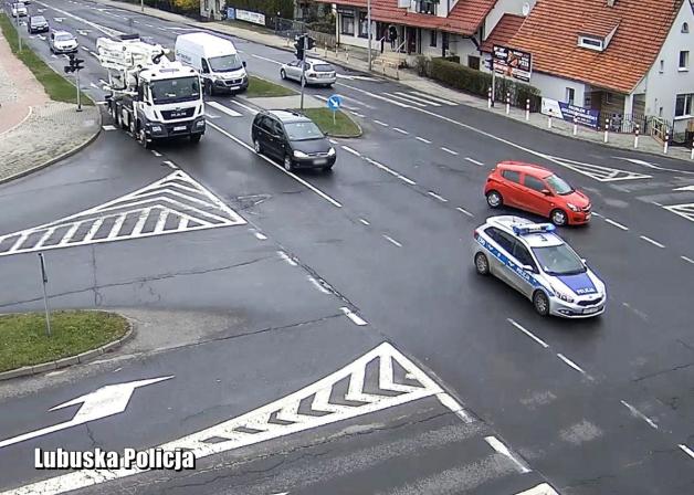 [VIDEO] Policyjna eskorta do szpitala. Liczyła się każda sekunda