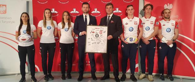 Polska zorganizuje Mistrzostwa Europy w rugby 7. Impreza została odebrana Rosji. Wśród drużyn wystąpią m.in. Hiszpania, Francja, Irlandia, Szkocja, Walia, Belgia, Włochy, Portugalia, Niemcy, Gruzja