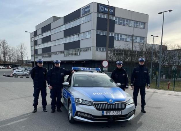 [VIDEO] Na poród na sygnale