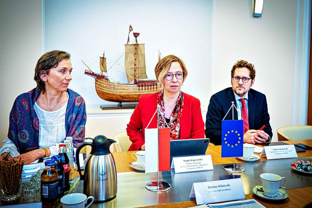 Plany, priorytety i wyzwania polskiej oraz unijnej polityki transportowej to najważniejsze tematy spotkania kierownictwa Ministerstwa Infrastruktury z Dyrektor Generalną w Dyrekcji Generalnej ds. Mobilności i Transportu Komisji Europejskiej 