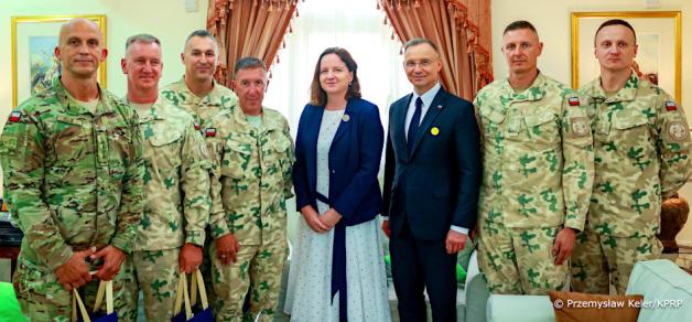 Spotkanie Prezydenta z polskimi żołnierzami w Katarze