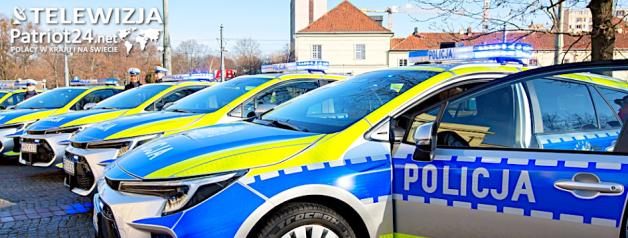 [VIDEO] Uroczyste przekazanie nowych radiowozów oraz specjalistycznego sprzętu